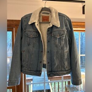 Levi’s sherpa lined denim jacket